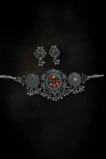 Oxidized choker