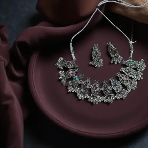 Oxidized choker